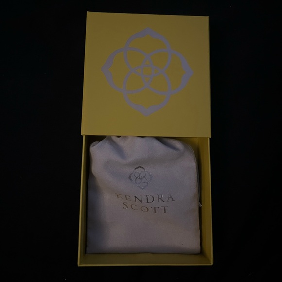 Kendra Scott Gold Floral Filigree Necklace - Picture 2 of 4